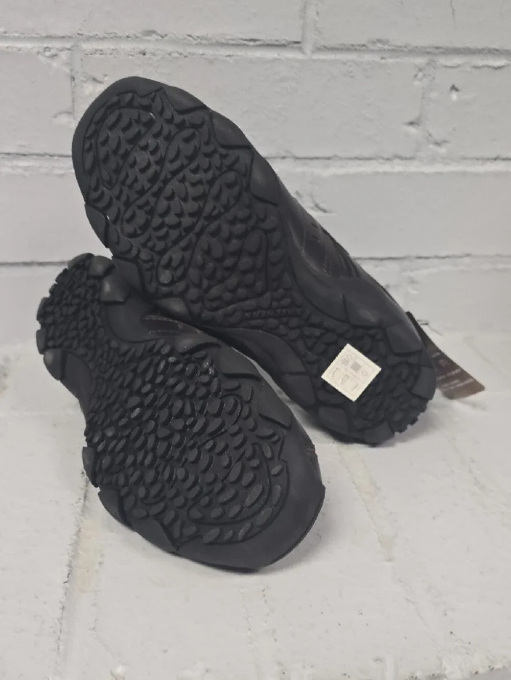 Skechers Men's Diameter Nerves Slip-On Leather Loafers.  Size 7. New.